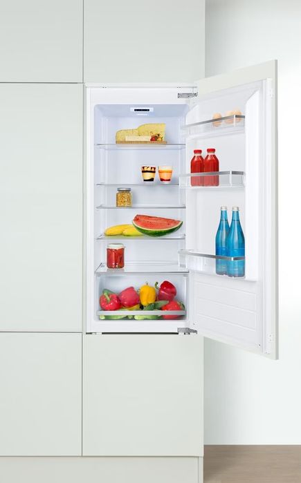 Хладилник за вграждане Amica