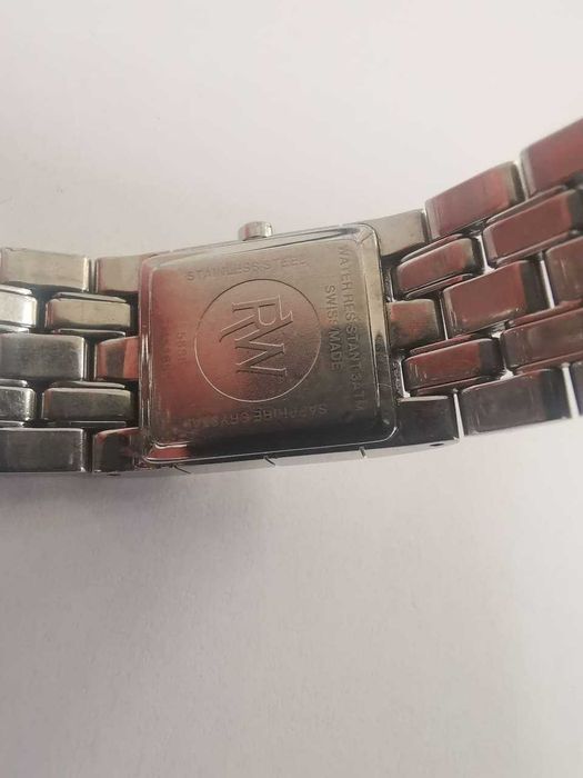 Продавам дамски часовник Raymond Weil