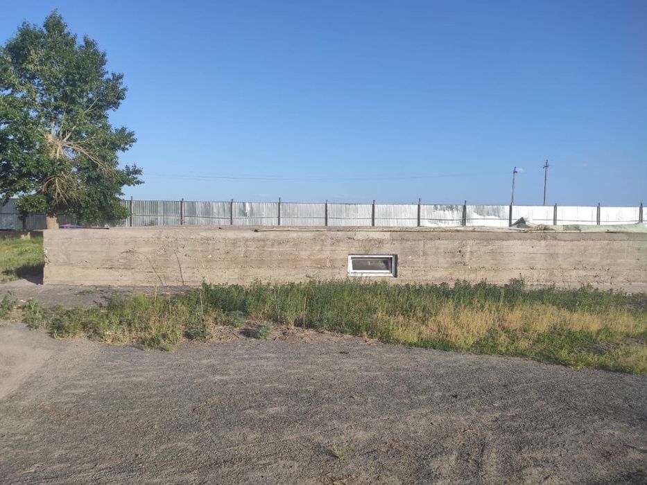 Участок 25 соток с фундаментом/ТОРГ