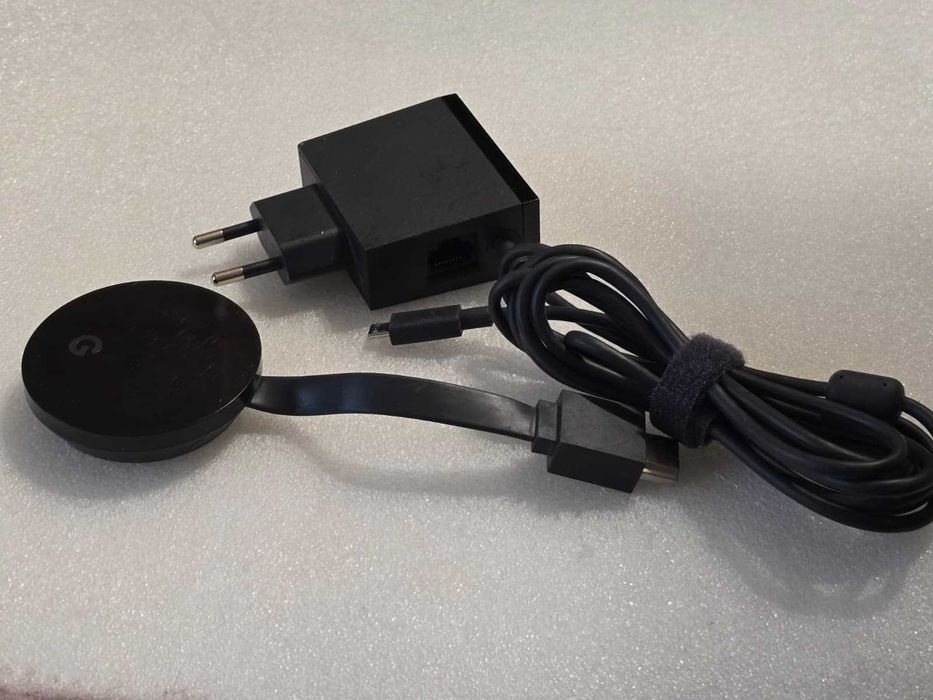 Google Chromecast Ultra 4K HDR, Model NC2-6A5-D, Wi-Fi Dual-Band, Port Ethernet