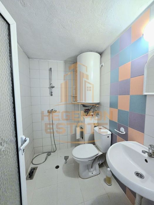 Продава се Двустаен апартамент в Варна, Левски - 65 кв.м за 903 €/кв.м - Снимка #3