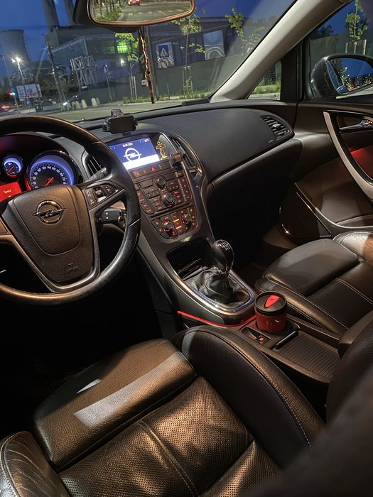 Opel Astra J (2011) 1.7 cdti 110 CP