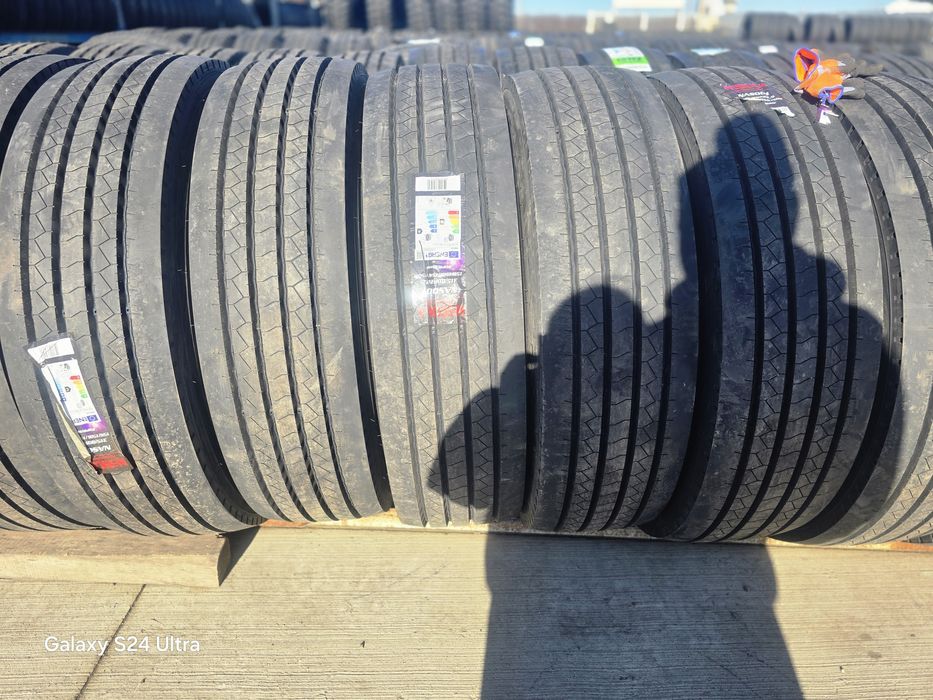 Anvelope 315 80 22,5 noi direcție și on/ of