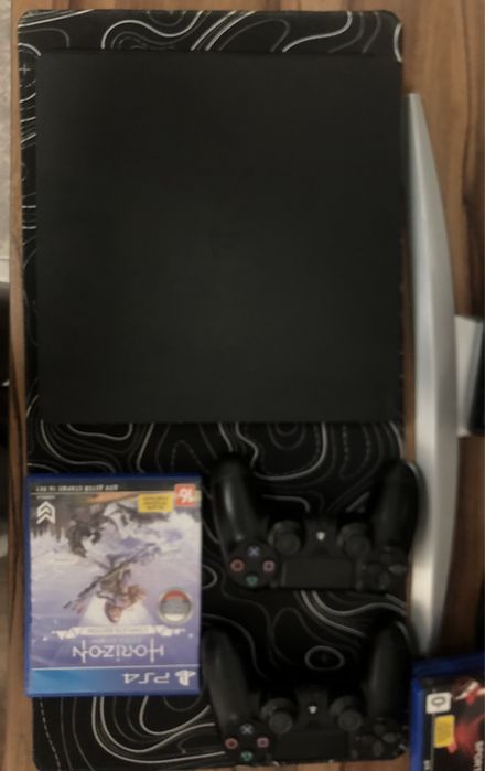 Playstation 4 slim в отличном состоянии