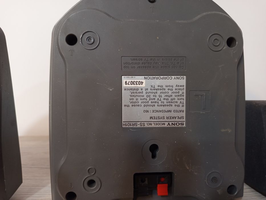 Doua boxe și un bas sony