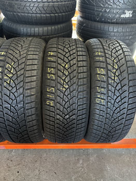 Anvelope Iarna 215/55/17 GoodYear UltraGrip Performance 215 55 17 R17