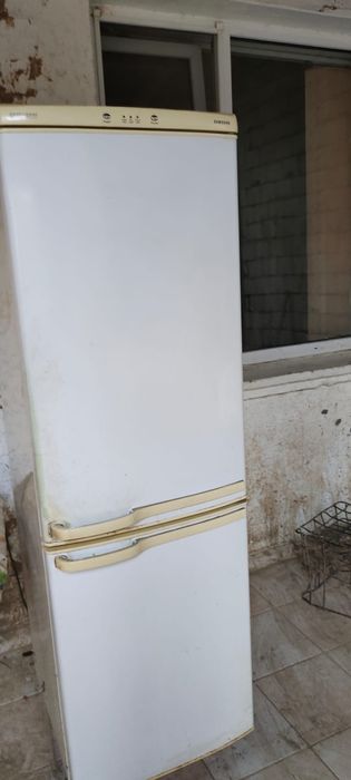 Холодильник рабочий