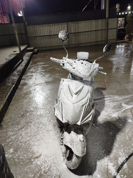 Skuter sotiladi 500$