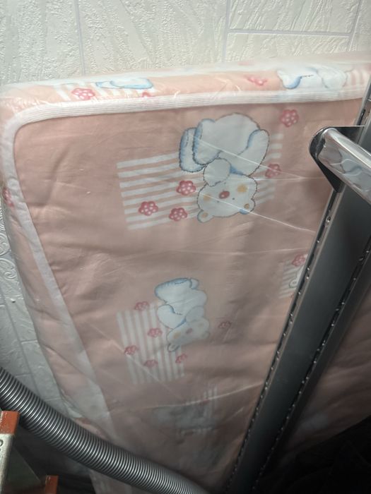 Детский матрас 120*60 в кроватку+одеяло, простыни и пододеяльник Икея