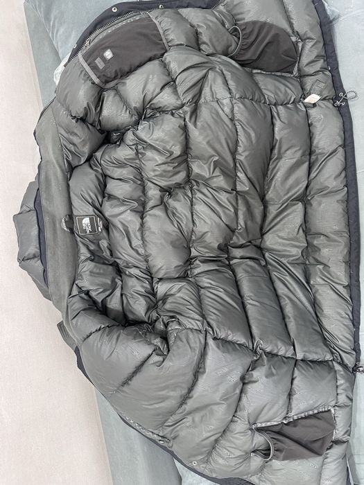 Продается зимняя куртка TNF