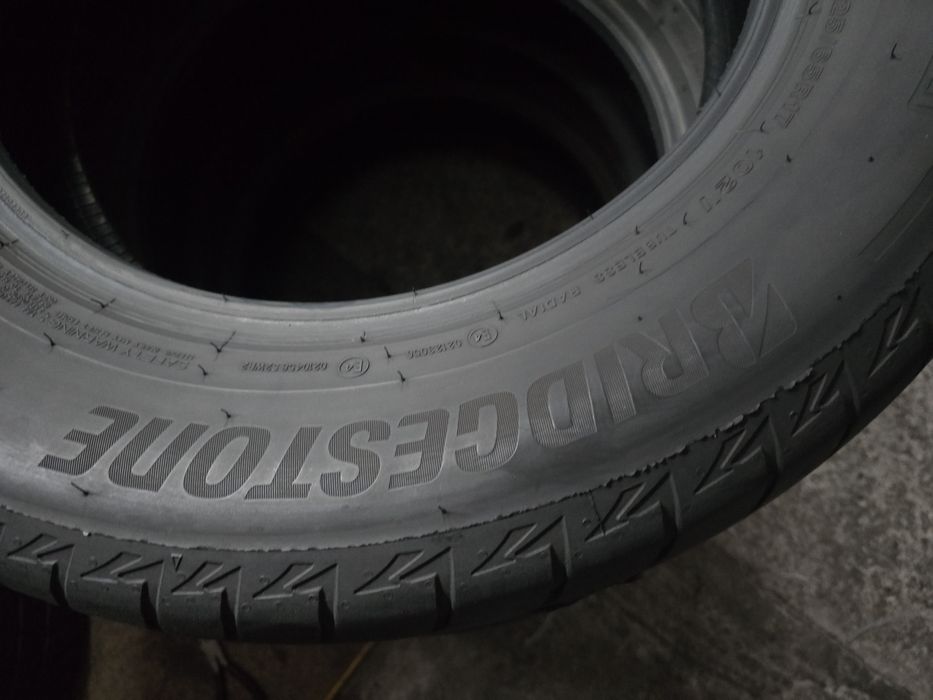 Bridgestone 225/65 R17 102V vară