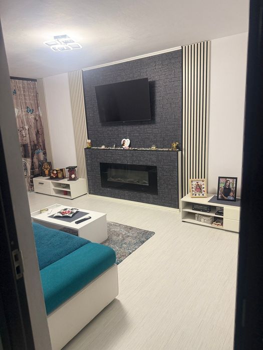 Vând apartament cu 3 camere! Str.Victorie(Zona Mall)