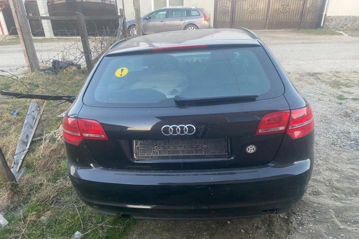 Dezmembram Audi A3 8P/8PA [2th facelift] [2008 - 2013] Sportback hatchback 5-usi 1.6 TDI MT (105 hp) Masina este cu motor de 1.6 CRTDI COD motor CAYC