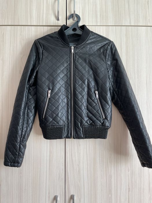 Женская одежда. Бомбер.