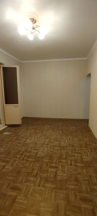 Qora Qamish. 1 xona 2 etaj 4 etajka dom sotiladi