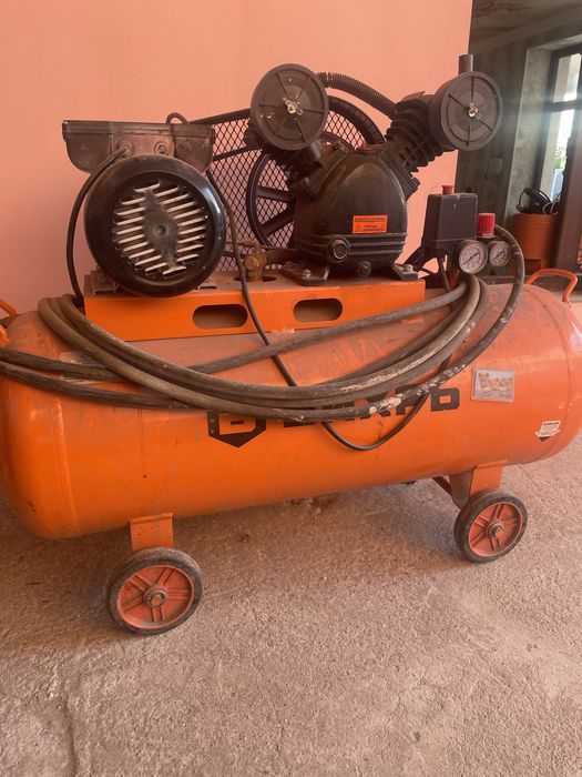 Продается компрессор 100 л