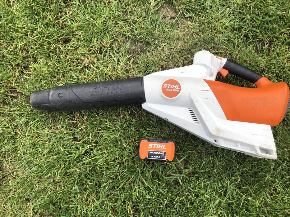 Suflanta pe baterie Stihl BGA 250 fabricatie 2024