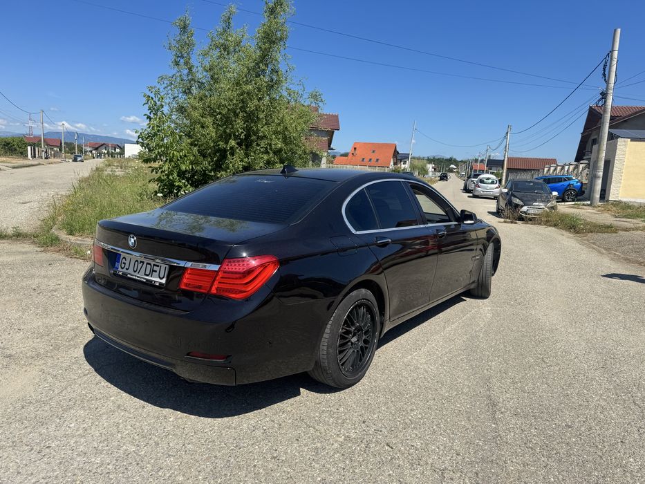 Bmw 730d 245cp // 2009 **5 Butoane** Proprietar