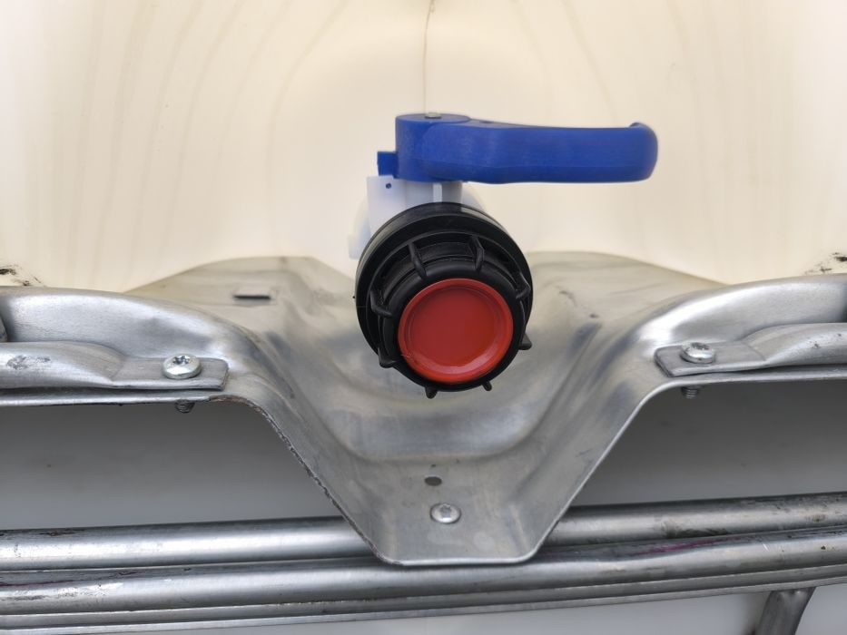 Бидони ,Цистерни 1000 литра един тон!