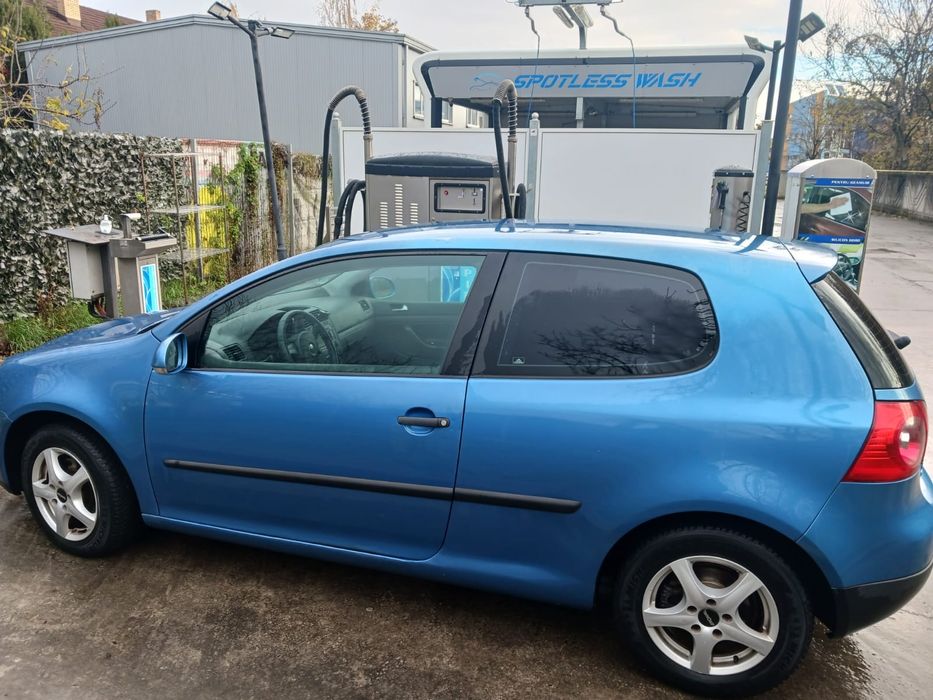 Vând Golf 5 2004  1.4 benzina