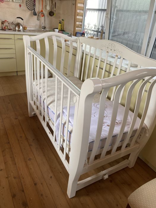 Срочно продам детскую кроватку