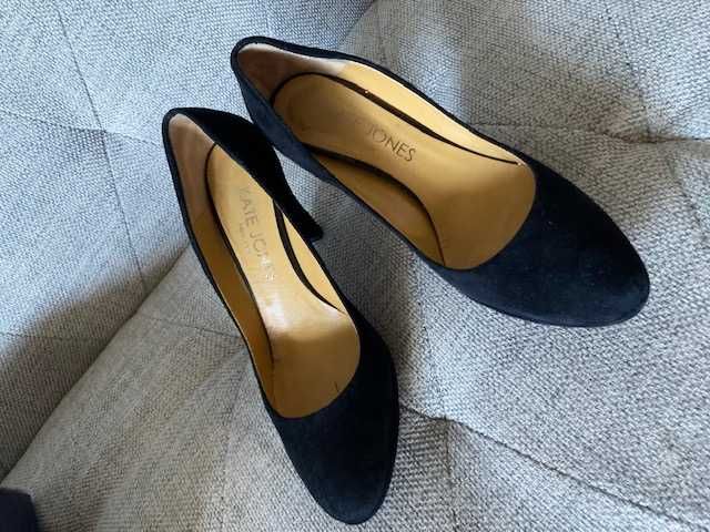 Stilletos din piele întoarsă, negri