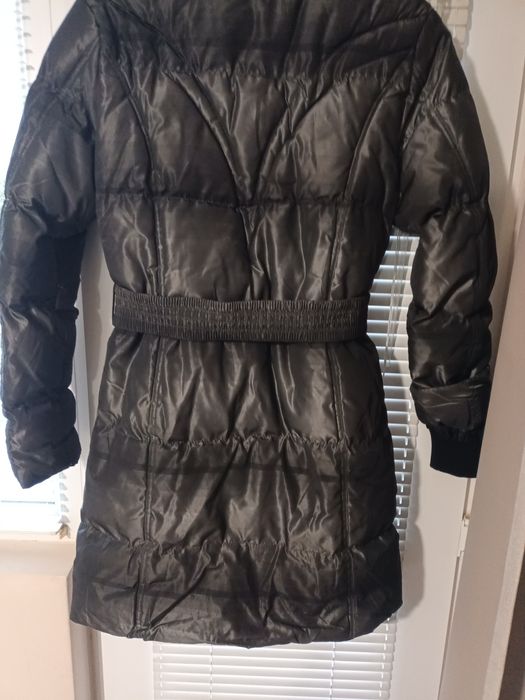 Дамско яке със сваляща се качулка