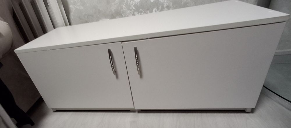 Б/У Тумбочка для гостиной