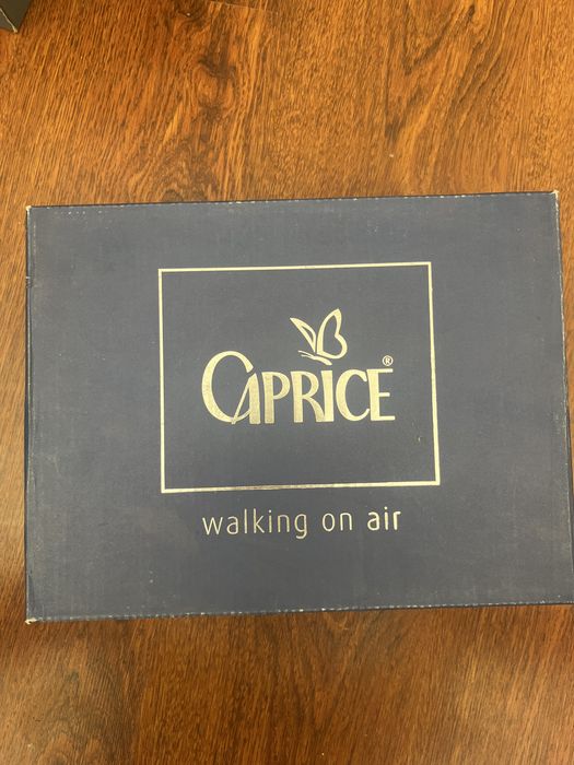 Ботинки Caprice Walking on Air