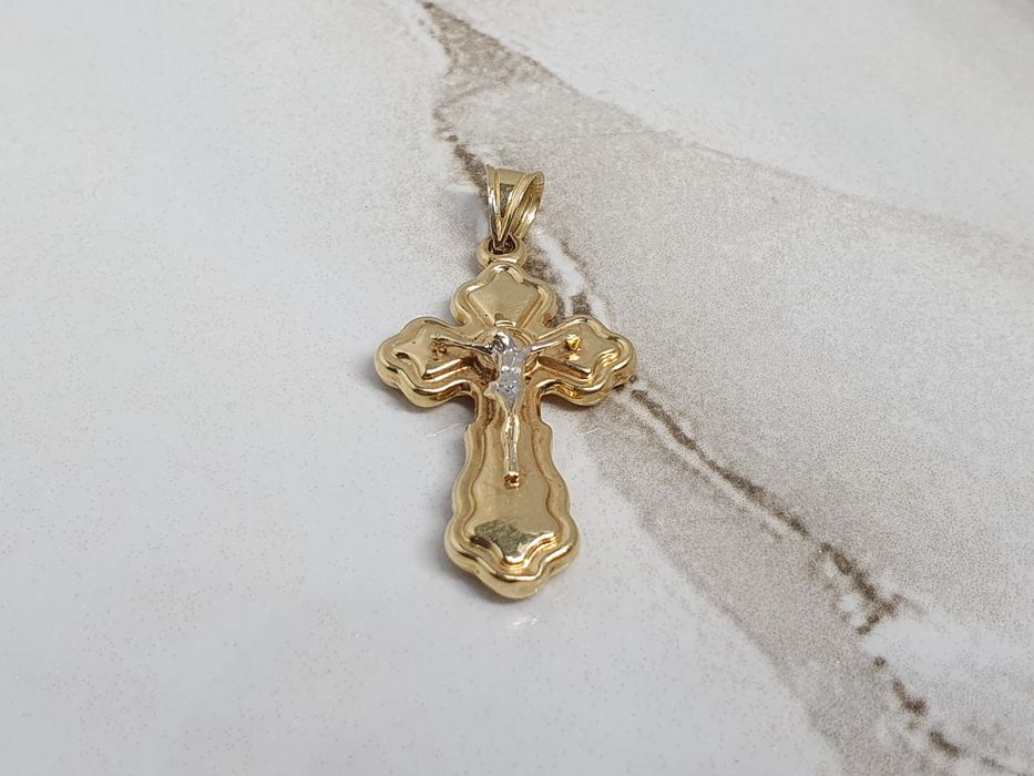 Cruce din aur de 14K cu Isus Hristos – 2,10 g