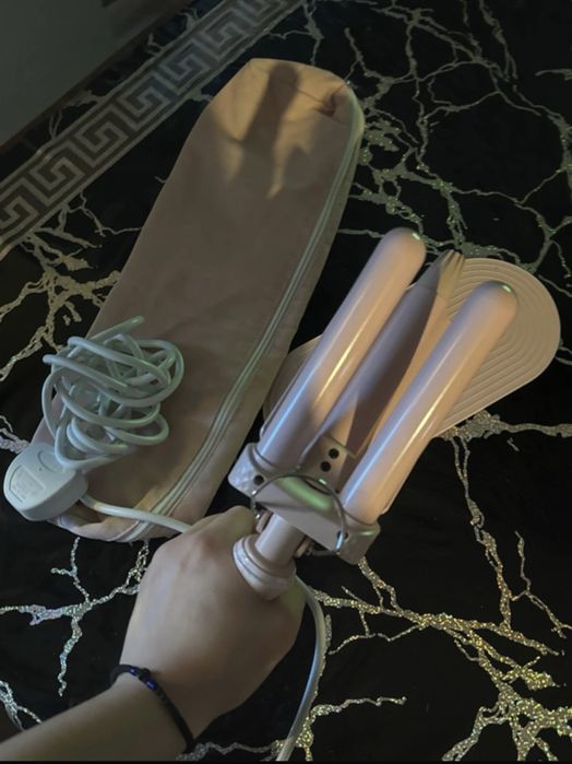 Triple Barrel Curling Iron + Mat & Case