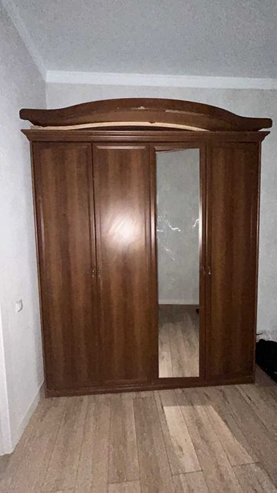 продам шкаф платяной