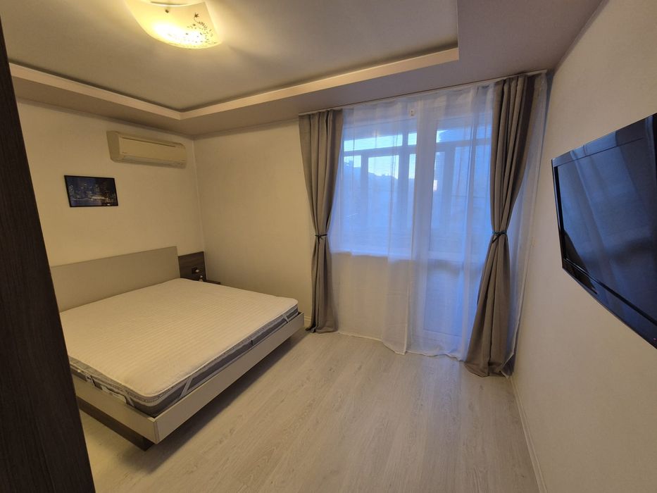 Дава се под наем Тристаен апартамент в Варна, Конфуто - 85 кв.м за 847.62 € - Снимка #8