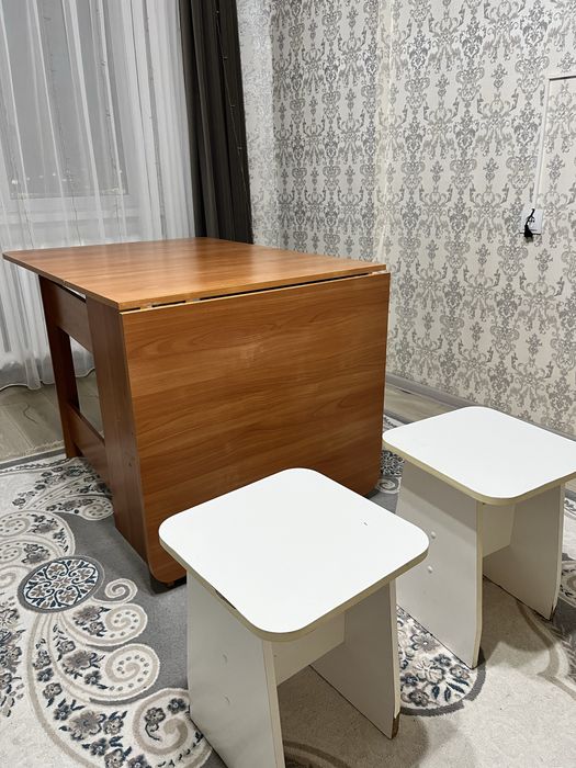 Стол книжка, табуретки