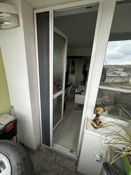 Rulouri exterioare din aluminiu, plase de insecte plise, glaf geam