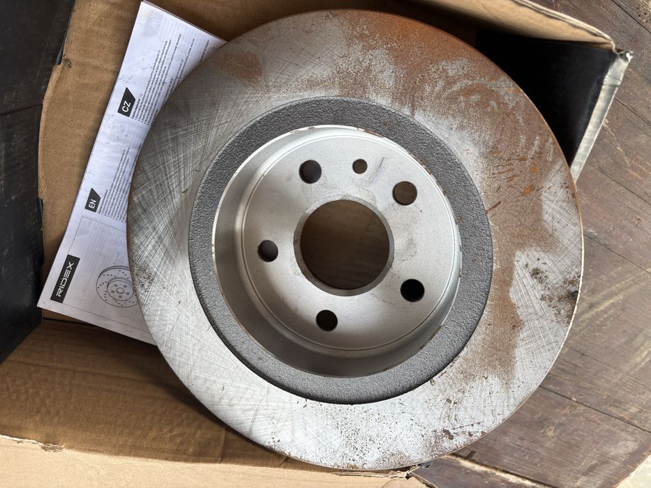 Discuri frână  spate opel astra j 1.4 benzină 2018