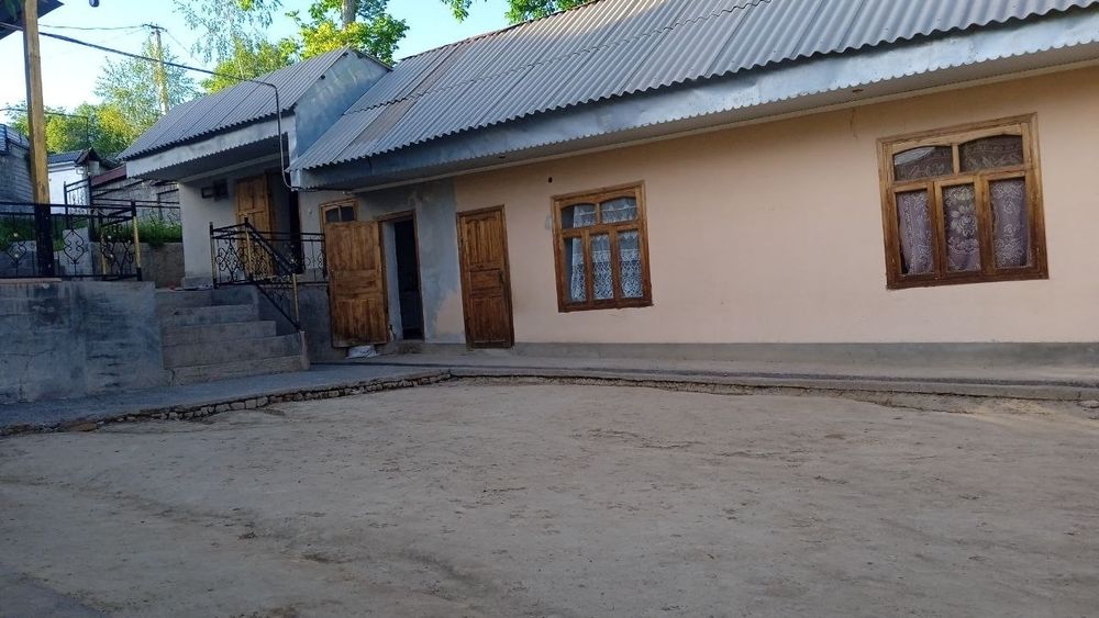 Ховли сотилади Ок тош