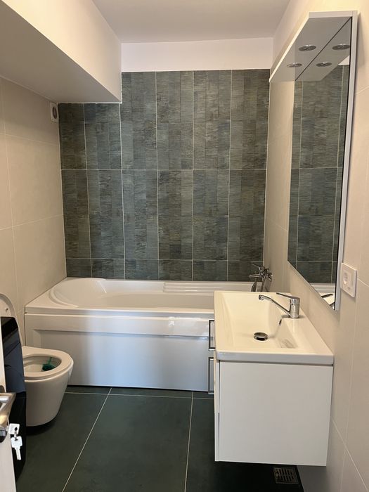 Apartament de închiriat 2 cam + loc parcare