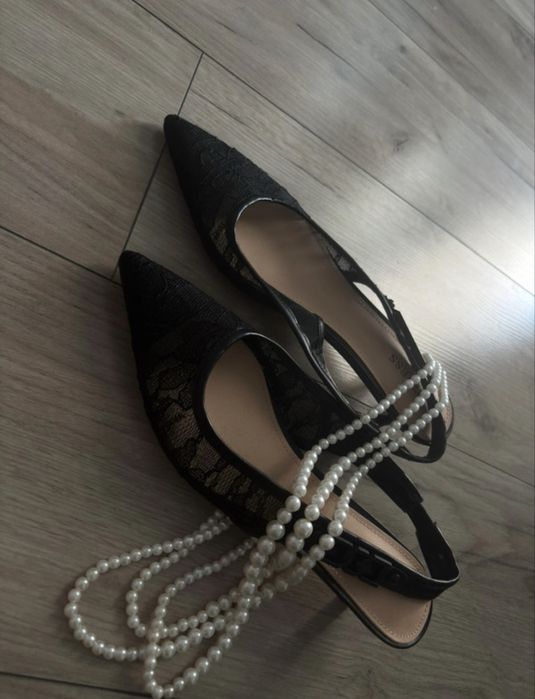 Pantofi Guess noi