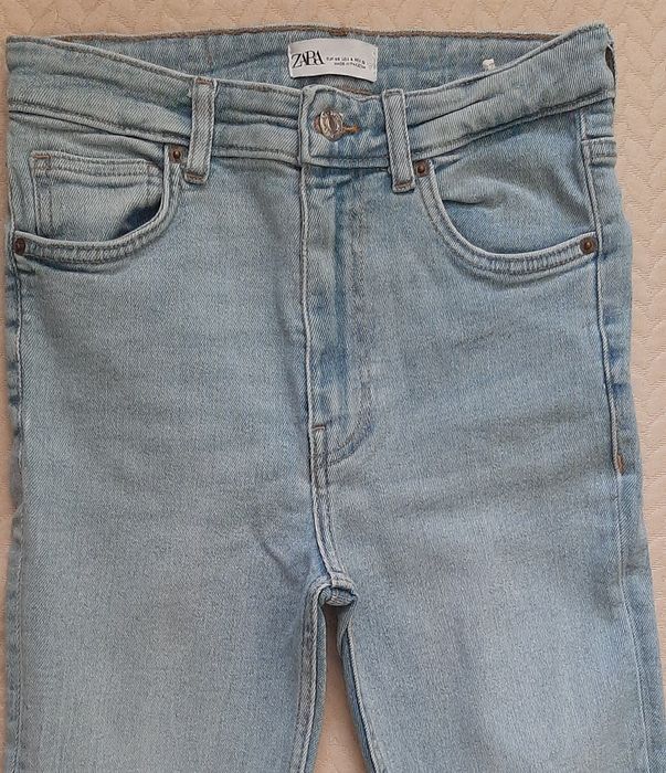 Blugi talie inalta Zara marimea 36,stare foarte buna