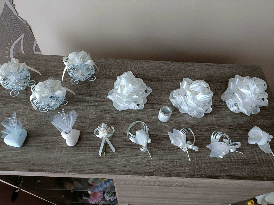 Вазички, чанта и други декорации