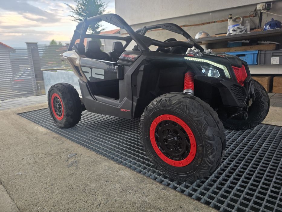 Can-am  Maverick 2locuri/2 baterii  electric 4x4
