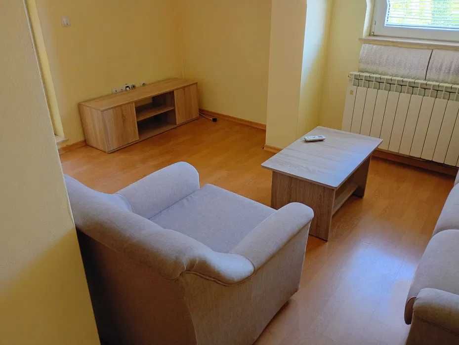 Дава се под наем Тристаен апартамент в София, Център - 90 кв.м за 599 € - Снимка #1