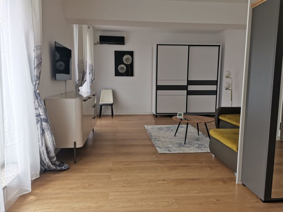 Garsoniera de închiriat!