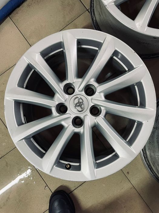 Оригинальные диски от камри 75