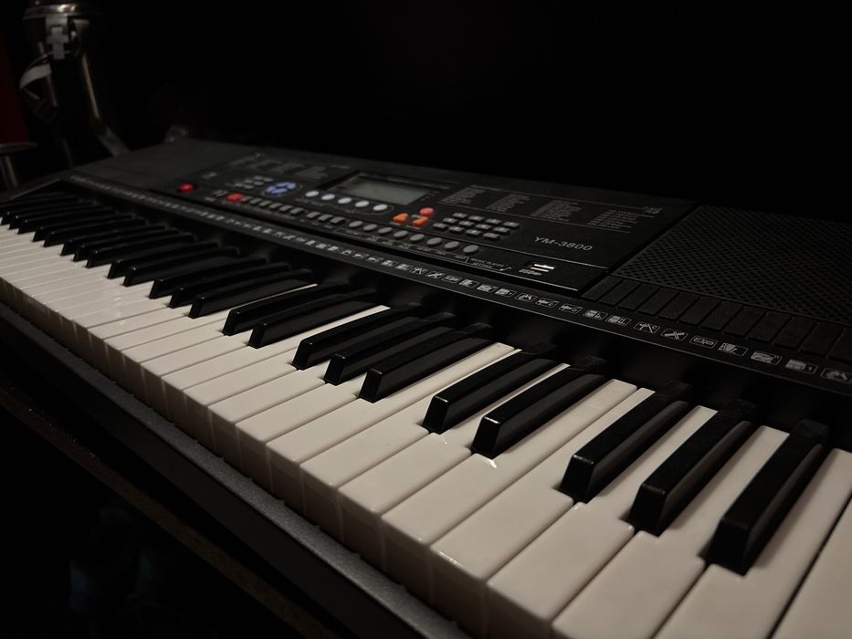 Синтезатор YM-3800