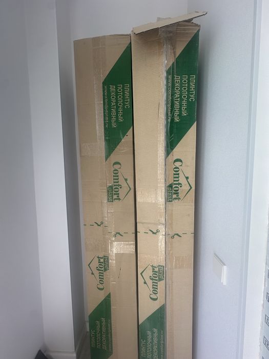 Продается потолочный плинтус