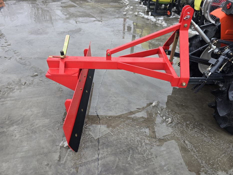 Lama zapada/ Nivelator/ Tractor japonez