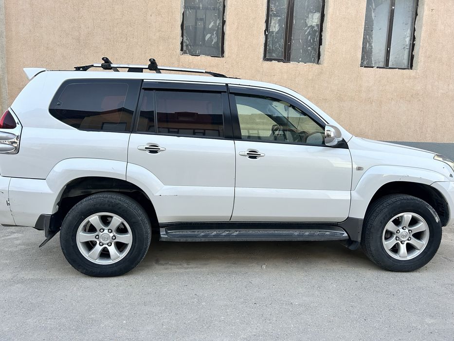 Продаю автомобиль Тойота Прадо 120