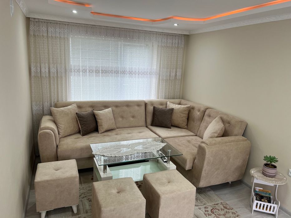 Разтегтелен ъглов диван като нов